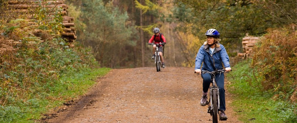 family on a child friendly cycling trail